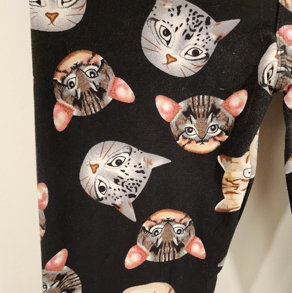 Cat leggings! ๐โโฌ Fits like a S-M (One Size) - Picture 5 of 5